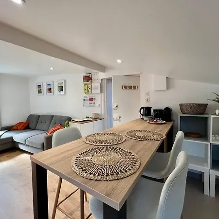 F2 *la Treille* Centre Historique Fd 3p Apartment